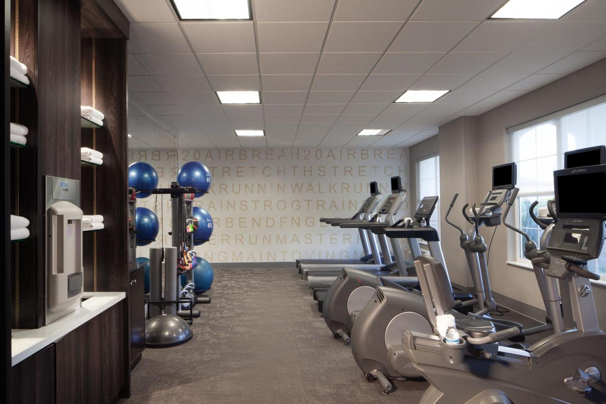 Residence Inn By Marriott Newark Silicon Valley Екстериор снимка